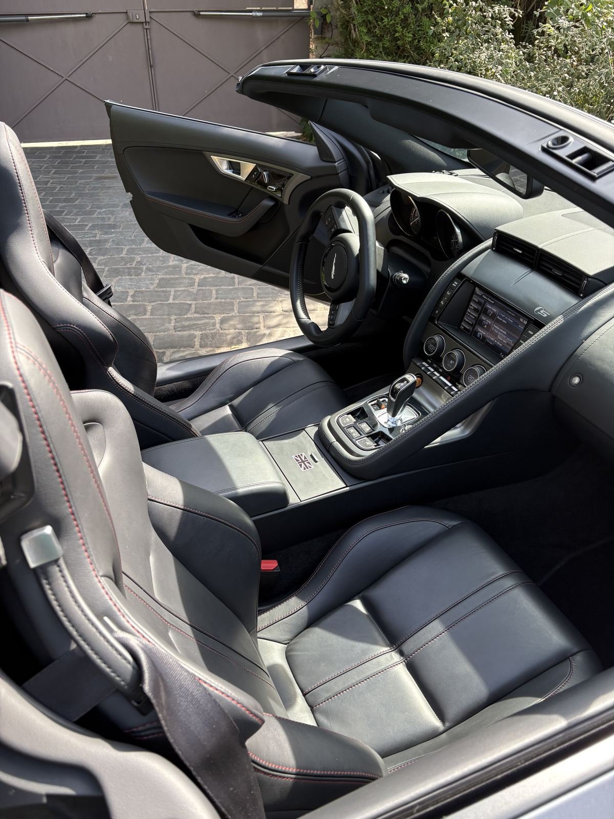Nettoyage intérieur Jaguar F-Type - MZCAR SPA