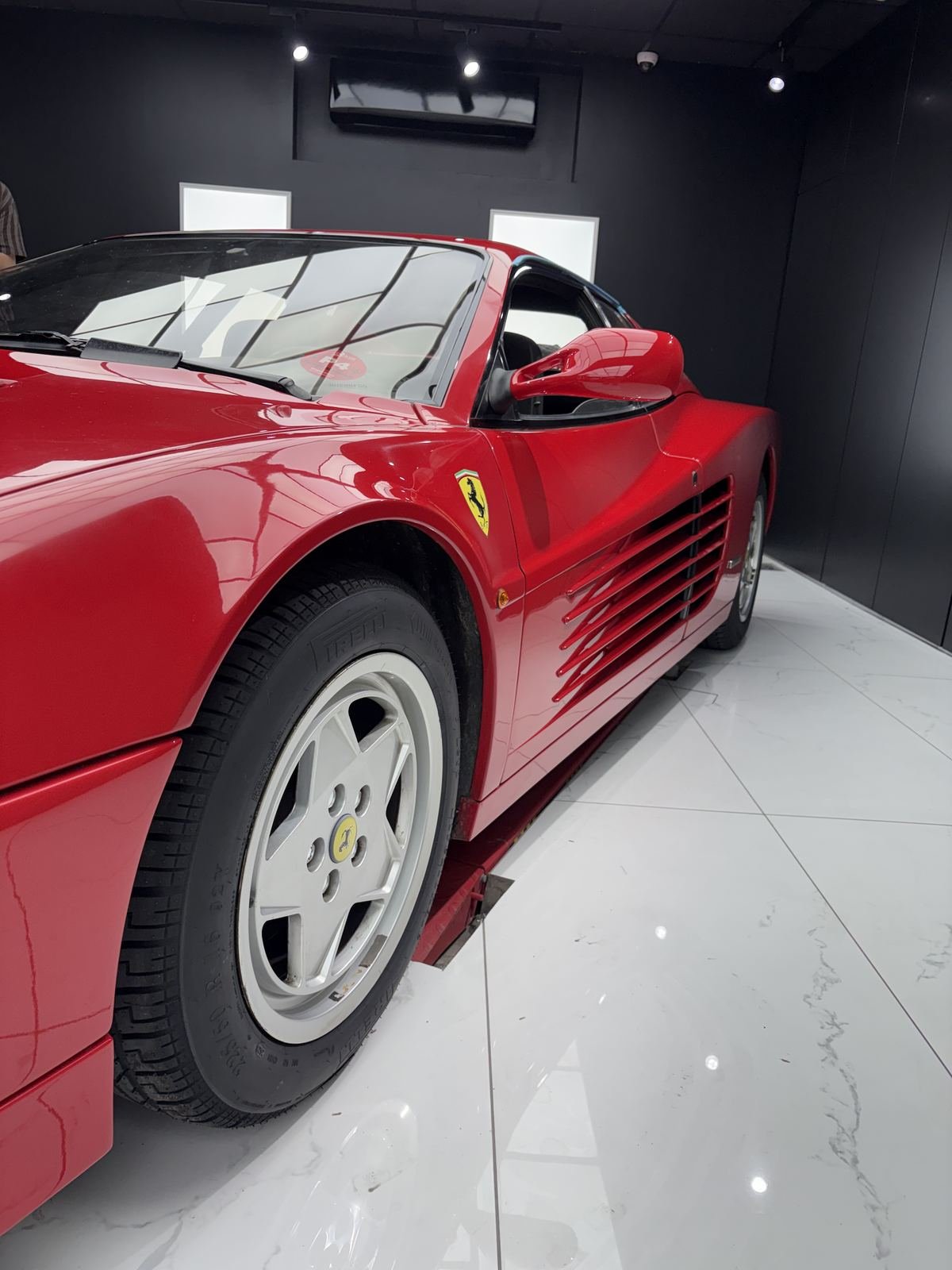 Detailing automobile MZCAR SPA - Ferrari Testarossa