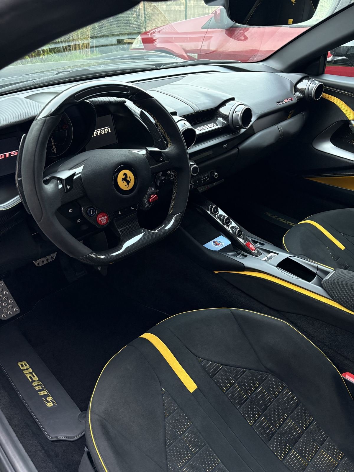 Nettoyage intérieur Ferrari 812 GTS - MZCAR SPA